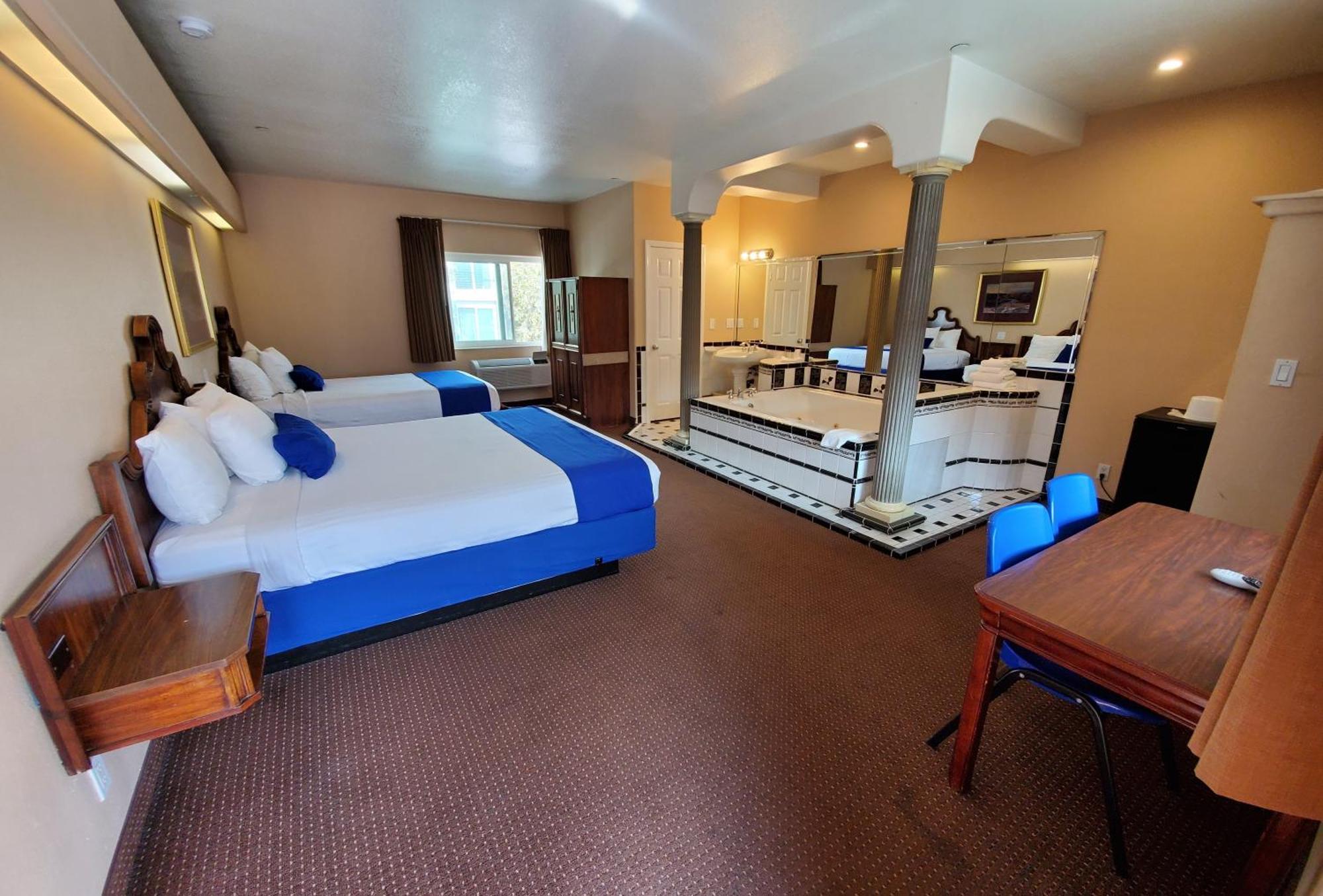 Double Room with Spa Bath,979768093:JPEG
